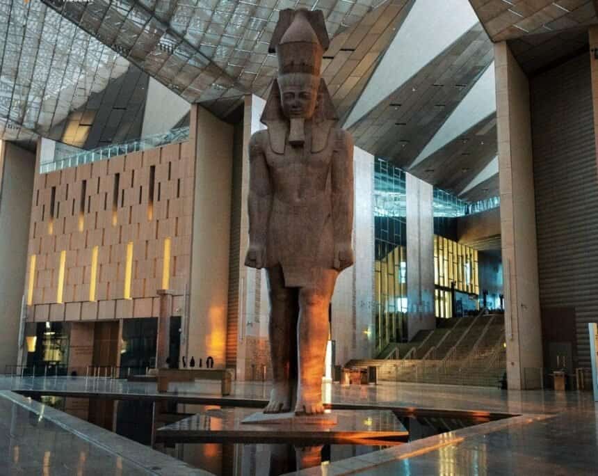 اكتشاف تمثال ضخم يُرجح أنه للملك رمسيس الثاني في دلتا النيل