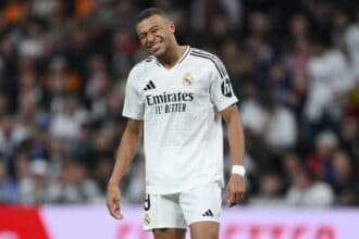 حرب تكسير عظام داخل ريال مدريد.. كواليس صادمة لأزمة مبابي وأربيلوا