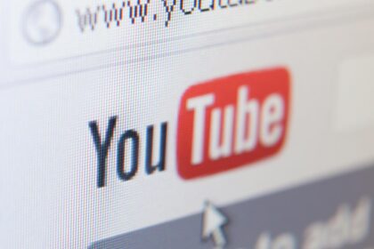 يوتيوب يجهز تحديثًا جديدًا بالذكاء الاصطناعي لمكافحة التزييف وتحسين البحث