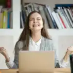 حق المرأة العاملة في إنهاء العقد بسبب الزواج أو الإنجاب وفقًا لقانون العمل الجديد
