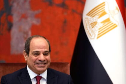 الرئيس السيسي يلتقي نظيره المدغشقري في أول زيارة رسمية للقاهرة