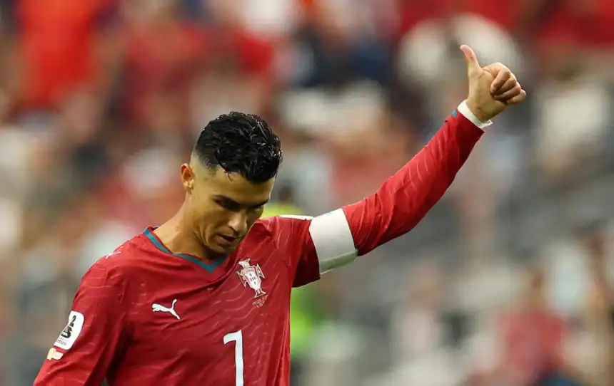 رقمان سلبيان يطاردان رونالدو بعد خروج البرتغال من كأس العالم 2026 1 كريستيانو رونالدو يبدو حزينًا بعد خروج البرتغال من كأس العالم 2026