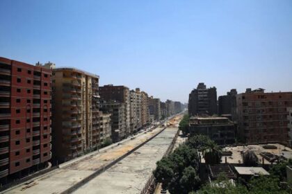 قانون البناء يمنع وضع الإعلانات واللافتات على الآثار والمباني العامة