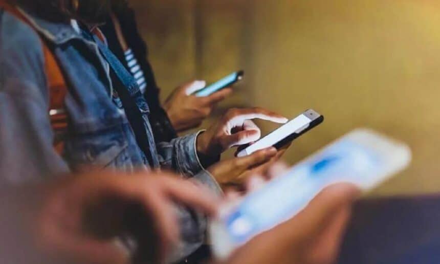 مقترح برلماني لإطلاق نظام إنذار مبكر يرسل رسائل فورية للمواطنين وقت الكوارث