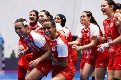 ناشئات مصر يواصلن التألق ويبلغن نصف نهائي مونديال اليد