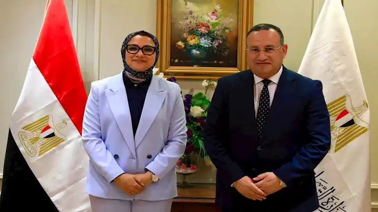 وزير التعليم العالي يبحث مع محافظ الوادي الجديد إنشاء المستشفى الجامعي وتشغيل المعهد العالي