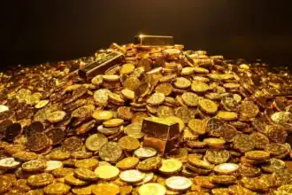 الذهب يصعد مع ترقب محضر الفيدرالي الأمريكي