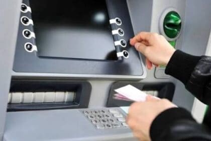 تعرف على رسوم السحب من ماكينات الصراف الآلي والحدود القصوى في البنوك المصرية