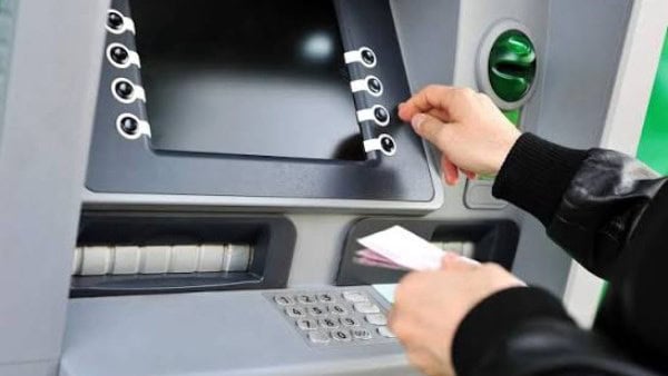 تعرف على رسوم السحب من ماكينات الصراف الآلي والحدود القصوى في البنوك المصرية
