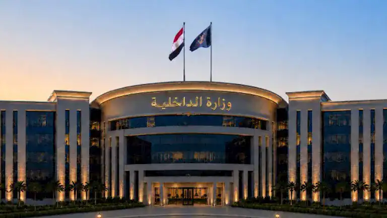 الداخلية: إلغاء شرط الطفاية والمثلث والإسعاف عند ترخيص السيارات