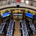 الطاقة تقود ارتفاعات البورصة المصرية بقيادة 2.5%.. والمقاولات الأكثر تراجعًا