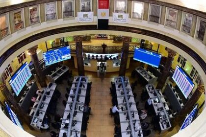 الطاقة تقود ارتفاعات البورصة المصرية بقيادة 2.5%.. والمقاولات الأكثر تراجعًا
