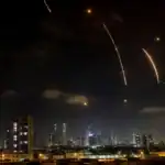 الكويت: الدفاعات الجوية تتصدى لهجمات صواريخ ومسيرات معادية