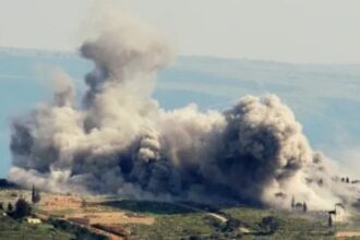 الاحتلال يفجر مدرسة في بلدة المنصوري اللبنانية وينسحب من مرتفعات علي الطاهر