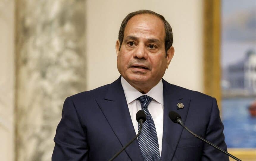 السيسي يستقبل عباس: مصر ترفض الانتهاكات الإسرائيلية وتتمسك بحل الدولتين