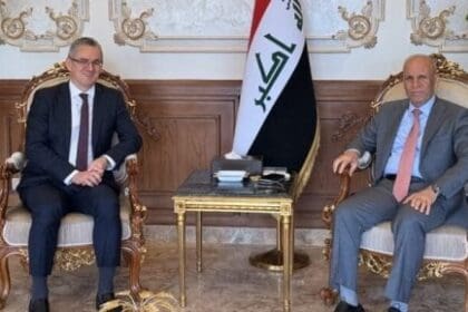 سفير العراق بالقاهرة يبحث مع نظيره الروسي تعزيز العلاقات بين بغداد وموسكو