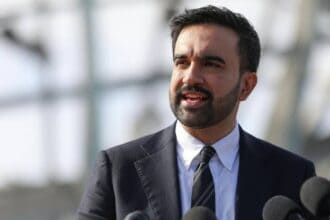 عمدة نيويورك يهاجم نتنياهو: استغل منبر الأمم المتحدة لتبييض الإبادة الجماعية
