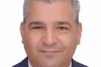 عياد رزق: الحسابات الوهمية خطر والتحقق شرط قبل المشاركة