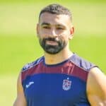 خالد طلعت يهاجم صلاح: لعب على نجيل صناعي مع طرابزون