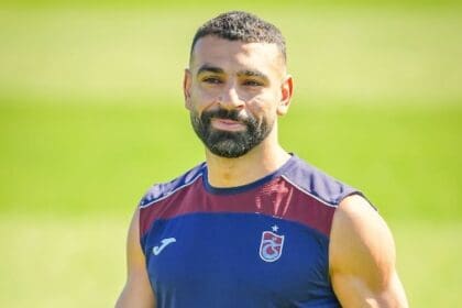 خالد طلعت يهاجم صلاح: لعب على نجيل صناعي مع طرابزون