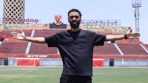 حسين الشحات يبلغ 145 مساهمة تهديفية بقميص الأهلي